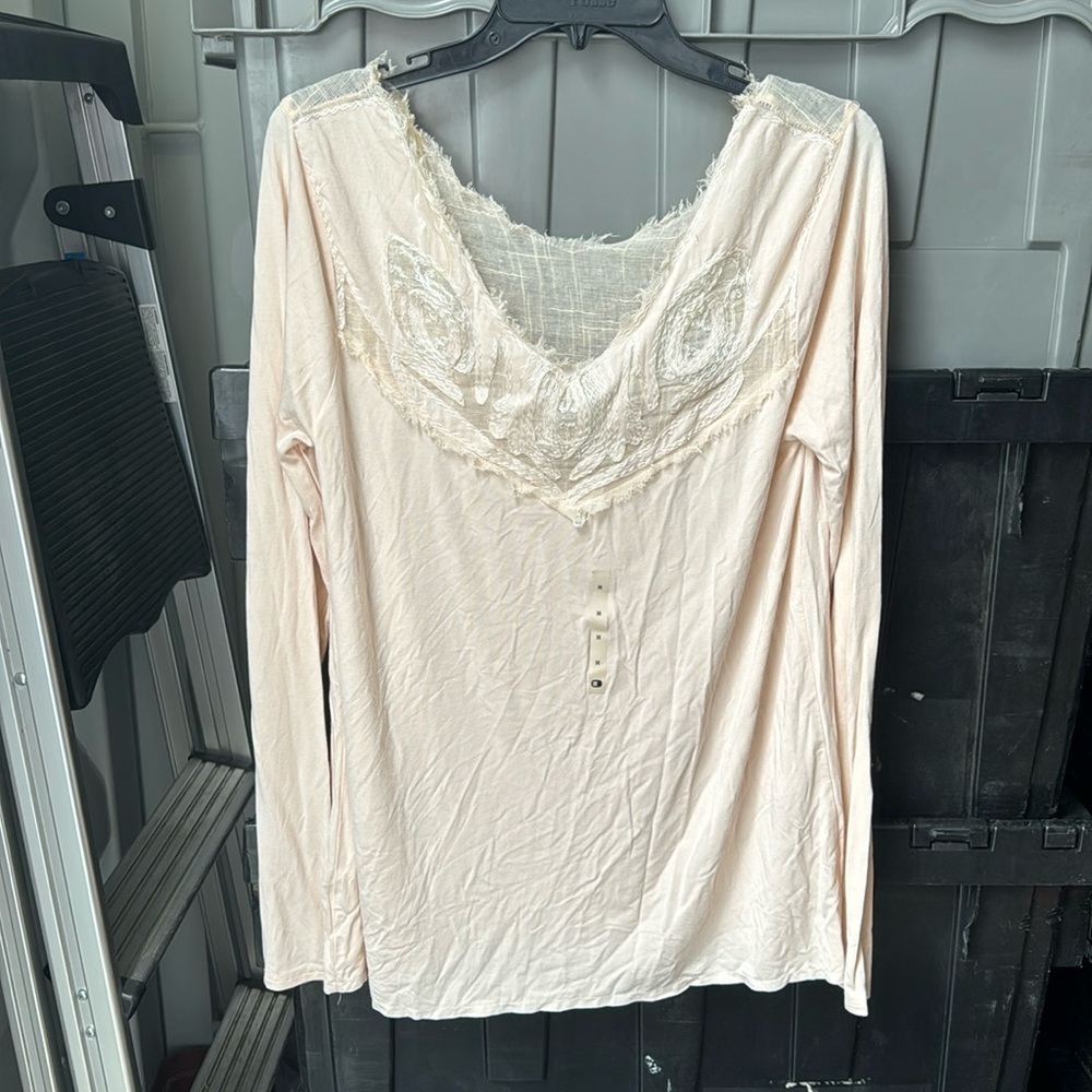 BKE red. Long sleeve lace top